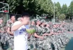 吃瓜网站军训爆料是真的吗,吃瓜网站信息真实性揭秘